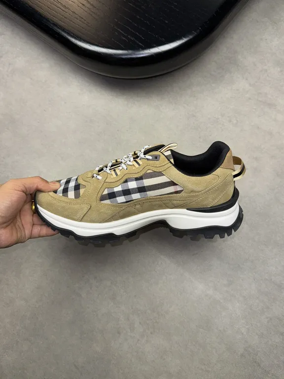 Burberry Shoe 